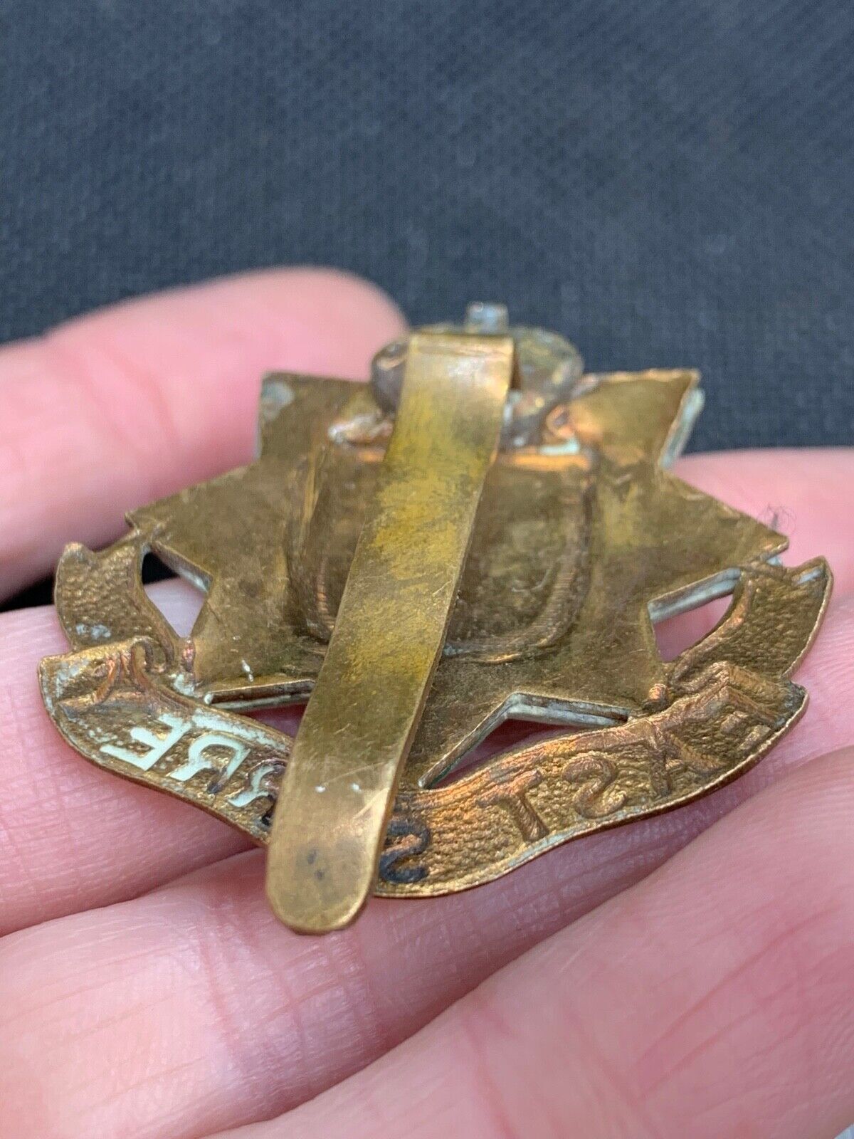 Original WW2 British Army East Surrey Kings Crown Brass Cap Badge - The Militaria Shop