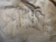 Charger l'image dans la galerie, Original WW2 British Army Winter White Uniform Over Trousers - The Militaria Shop