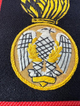 Charger l'image dans la galerie, British Army Royal Irish Fusiliers Regiment Embroidered Blazer Badge - The Militaria Shop