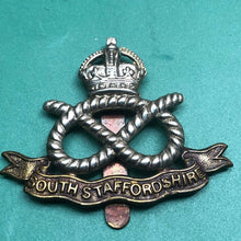 Load image into Gallery viewer, Original WW2 British Army South Staffordshire Regiment Cap Badge - The Militaria Shop