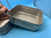 Charger l'image dans la galerie, Original WW2 British Army Soldiers Mess Tin Set - Two Piece - Fold Out Handles - The Militaria Shop