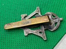 Charger l'image dans la galerie, British Army - 5th Dragoon Royal Inniskilling Guards King's Crown Cap Badge - The Militaria Shop