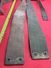 Charger l'image dans la galerie, Original WW2 Pattern British Army L Straps Pair - 37 Pattern Webbing Haversack - The Militaria Shop