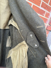 Load image into Gallery viewer, Original WW2 British Army Officers Greatcoat - Captain Rank Pips - 38" Ches - The Militaria Shop