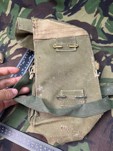 Load image into Gallery viewer, Original WW2 British Army Soldiers Assault Gas Mask Bag - The Militaria Shop