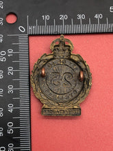 Load image into Gallery viewer, Original WW1 British Army 25th London Cyclist Corps Cap Badge - The Militaria Shop