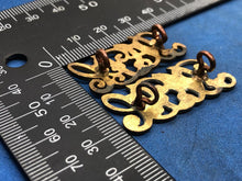 Load image into Gallery viewer, Original Pair of WW2 Brass British Army Shoulder Titles - RAPC Pay Corps - The Militaria Shop