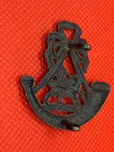 Lade das Bild in den Galerie-Viewer, British Army WW1 Volunteer Force "London Volunteer Rifles" Cap Badge - The Militaria Shop