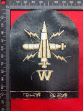 Charger l'image dans la galerie, Operator Mechanic (Warfare) Genuine Royal Navy W Trade Badge - The Militaria Shop