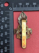Load image into Gallery viewer, Original WW2 British Army Royal Army Education Corps RAEC Kings Crown Cap Badge - The Militaria Shop