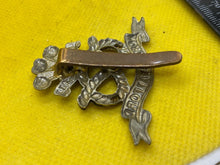 Load image into Gallery viewer, WW1 / WW2 British Army NORTH STAFFORD REGIMENT Brass and WM Cap Badge. - The Militaria Shop