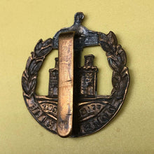 Load image into Gallery viewer, Original WW2 British Army Dorsetshire Regiment Cap Badge - The Militaria Shop