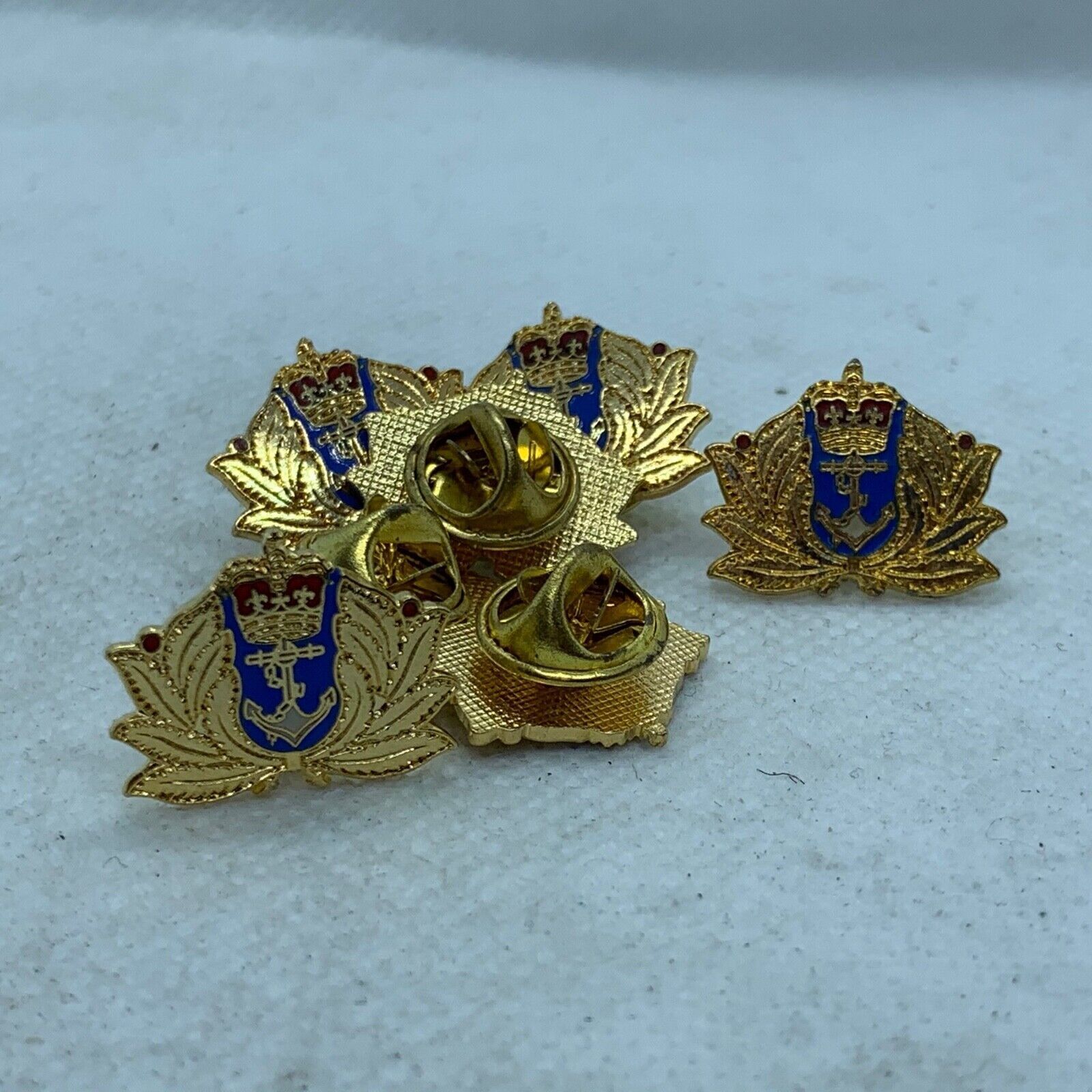 Royal Navy - NEW British Army Military Cap/Tie/Lapel Pin Badge #117 - The Militaria Shop