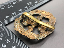Lade das Bild in den Galerie-Viewer, Original WW1 British Army South Lancashire Prince of Wales Volunteers Cap Badge - The Militaria Shop