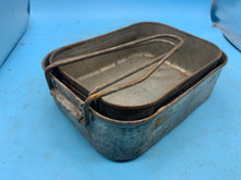 Charger l'image dans la galerie, Original WW2 British Army Soldiers Mess Tin Set - Two Piece - Fold Out Handles - The Militaria Shop