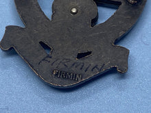 Load image into Gallery viewer, Original British Army Princess of Wales's Yorkshire Regiment Bronze Cap Bad - The Militaria Shop