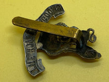 Charger l'image dans la galerie, Original Victorian / WW1 British Army The Royal Dragoons Cap Badge - The Militaria Shop