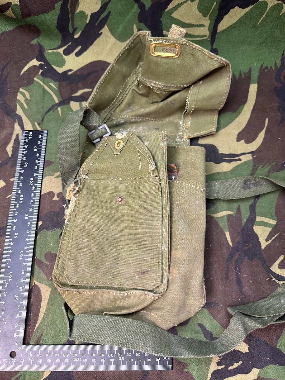 Original WW2 British Army Soldiers Assault Gas Mask Bag - The Militaria Shop