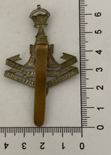 Load image into Gallery viewer, WW1 / WW2 British Army PRINCESS OF WALE'S OWN YORKSHIRE white metal cap bad - The Militaria Shop