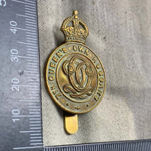 Load image into Gallery viewer, Original WW2 7th Queen's Own Hussars British Army Cap Badge - The Militaria Shop