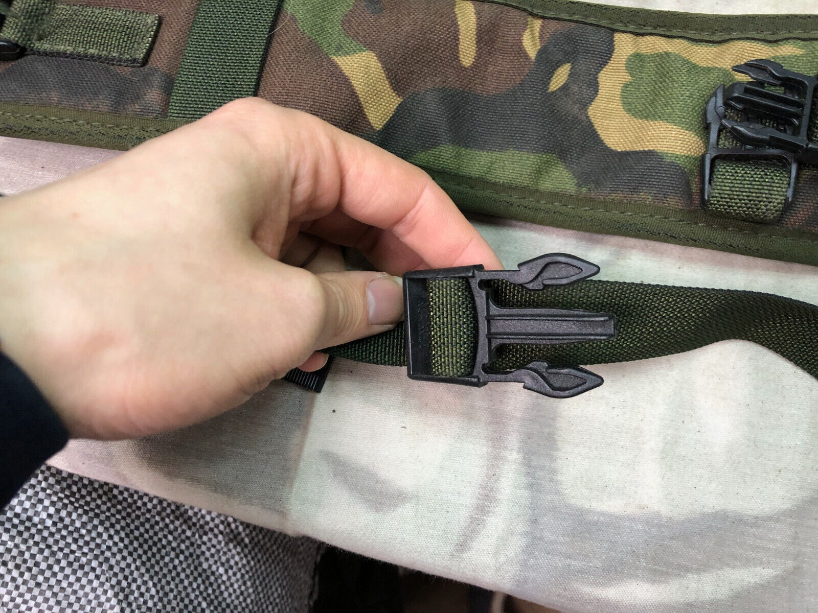 British Army Woodland DPM PLCE Day Pack Bergen Side Pocket Rucksack Yoke - The Militaria Shop