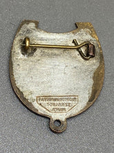Lade das Bild in den Galerie-Viewer, Original Clarks Shoes League of Foot Freedom Enamel Badge - The Militaria Shop
