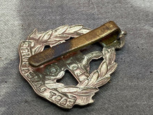 Load image into Gallery viewer, Original WW1 / WW2 British Army East Lancashire Regiment Cap Badge - The Militaria Shop