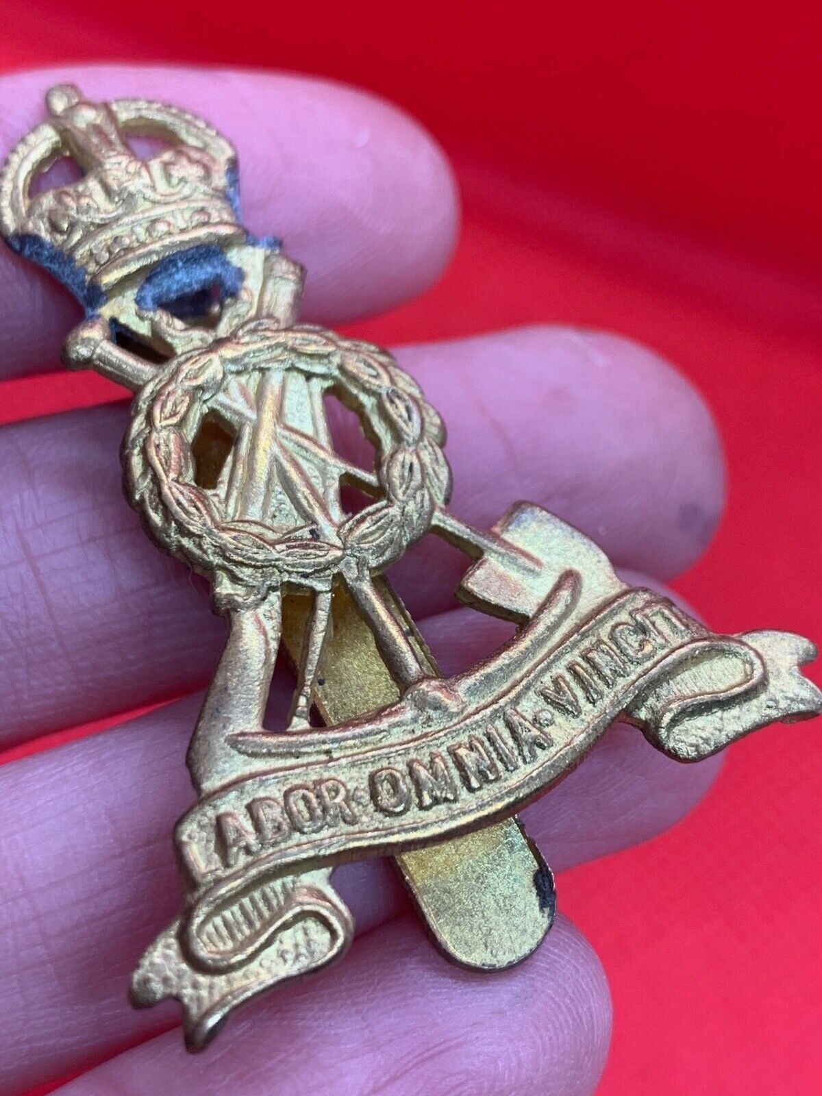 Original WW2 British Army Labour Corps Brass Kings Crown Cap Badge - The Militaria Shop