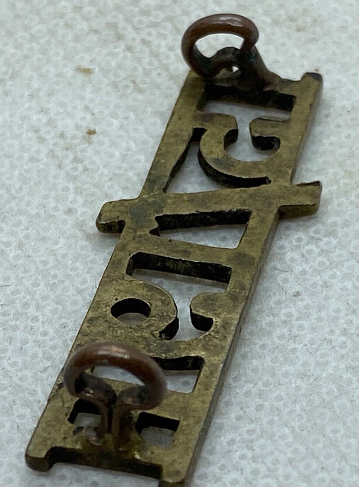 WW2 15/19th Hussars - brass shoulder title. Good original condition. - The Militaria Shop