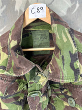 Charger l'image dans la galerie, British Army DPM Pattern Camouflaged Combat Rip Stop Jacket Smock - Size 190/96 - The Militaria Shop