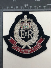Lade das Bild in den Galerie-Viewer, British Army Bullion Embroidered Blazer Badge - Royal Military Police - The Militaria Shop