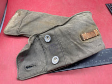 Lade das Bild in den Galerie-Viewer, Original WW2 Swiss Army / German Army Tent Pole / Zeltbahn Peg Bag - 1940 - The Militaria Shop