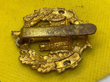 Load image into Gallery viewer, WW1 / WW2 British Army THE ESSEX REGIMENT Brass and WM Cap Badge. - The Militaria Shop