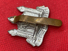 Charger l'image dans la galerie, Original British Army - THE CAMBRIDGESHIRE REGIMENT Cap Badge - The Militaria Shop