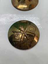 Charger l'image dans la galerie, Genuine US Army Collar Disc Badges Pair - Signal Corps - The Militaria Shop