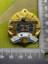 Charger l'image dans la galerie, 1980's/90's Era Soviet Naval Mariner's Award / Badge in Excellent - The Militaria Shop