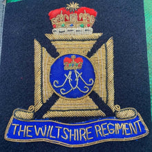 Lade das Bild in den Galerie-Viewer, British Army Bullion Embroidered Blazer Badge - The Wiltshire Regiment - The Militaria Shop