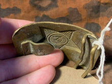 Charger l'image dans la galerie, Genuine WW2 USSR Russian Soldiers Army Brass Belt Buckle - #45 - The Militaria Shop