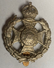 Charger l'image dans la galerie, A British Army 19th County of London white metal cap badge. - The Militaria Shop