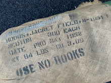 Charger l'image dans la galerie, Original US Army M-1951 Field Jacket Smock Hood - WW2 44 Pattern - New Old Stock - The Militaria Shop