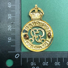 Load image into Gallery viewer, Original WW1 British Army 1st & 2nd Life Guards Cap Badge George V - The Militaria Shop