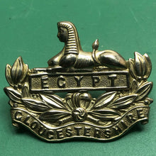 Load image into Gallery viewer, Original WW1/WW2 British Army Gloucestershire Regiment Cap Badge - The Militaria Shop