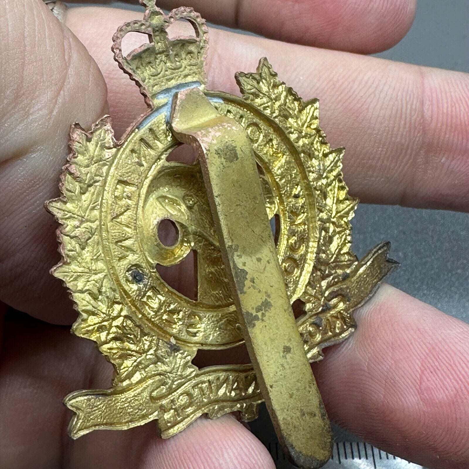 Rocky Mountain Rangers - Kloshe Nanitch - Genuine Canadian Army Cap Badge - The Militaria Shop