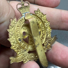 Load image into Gallery viewer, Rocky Mountain Rangers - Kloshe Nanitch - Genuine Canadian Army Cap Badge - The Militaria Shop