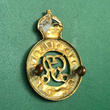 Load image into Gallery viewer, Original WW1 British Army Second Life Guards Cap Badge George V - The Militaria Shop