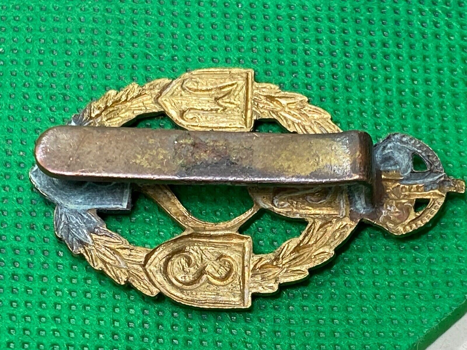 British Army - Royal Electrical and Mechanical Engineer's King's Crown - The Militaria Shop