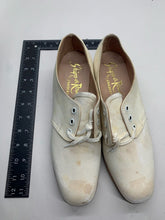 Load image into Gallery viewer, Original WW2 British Army Women's White Summer Shoes - ATS WAAF - Size 240 - The Militaria Shop