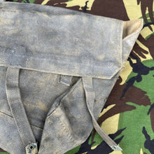 Load image into Gallery viewer, Original WW2 British Army / RAF 37 Pattern Small Pack & L Strap Set - 1945 D - The Militaria Shop