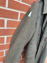 Load image into Gallery viewer, Original WW2 British Army Officers Greatcoat - Captain Rank Pips - 38" Ches - The Militaria Shop