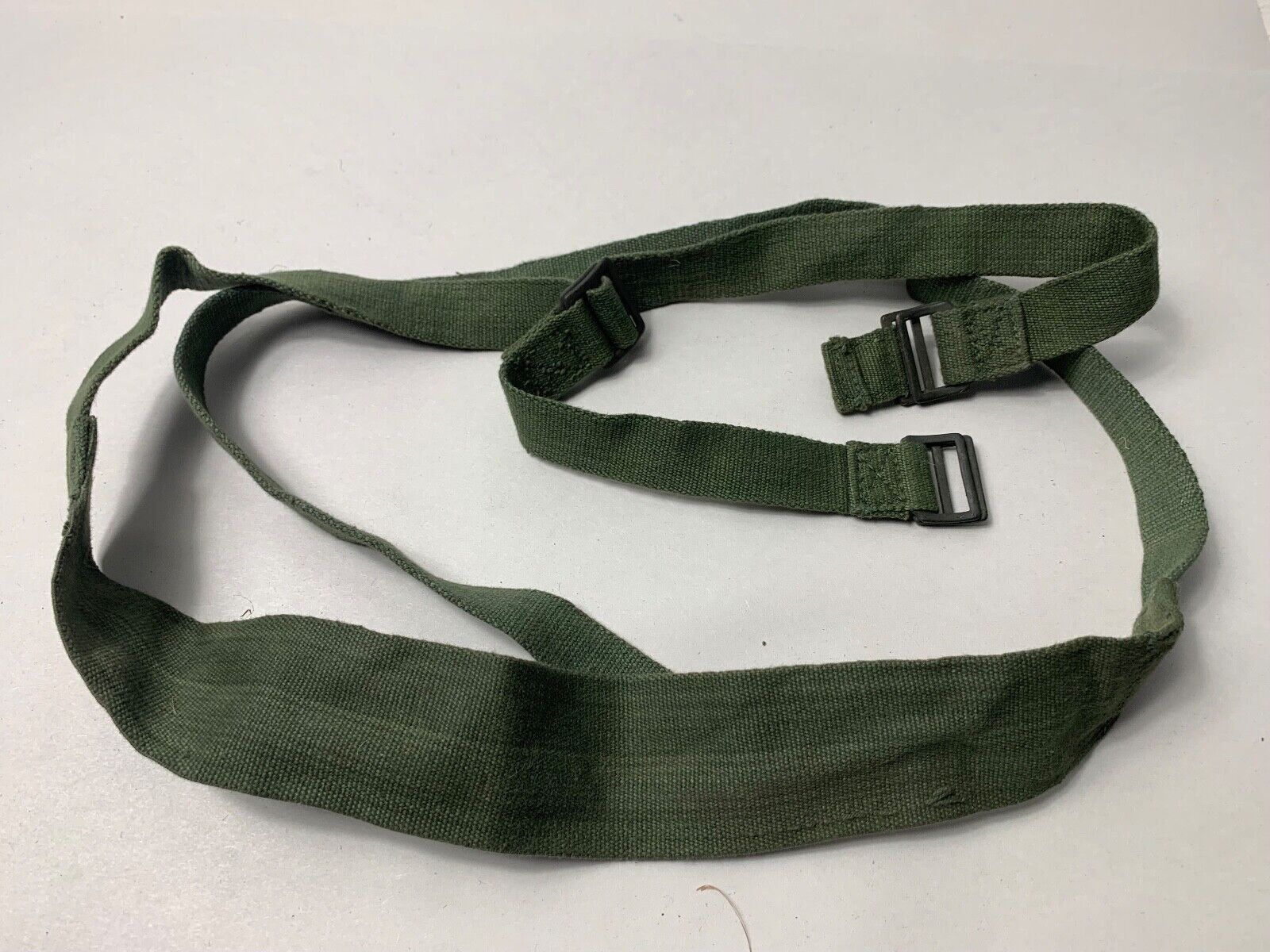 Original WW2 British Army 44 Pattern Shoulder / Equipment Strap - 1945 Dated - The Militaria Shop